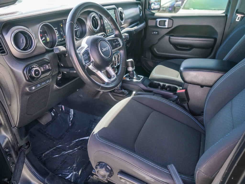 Certified 2022 Jeep Wrangler Unlimited Rubicon 4xe AWD/4WD image 17