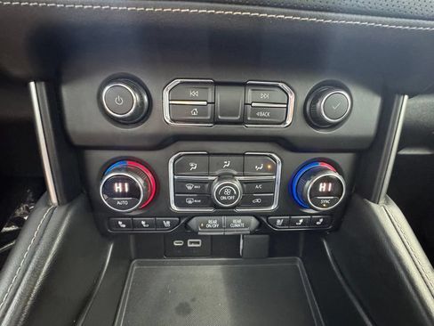 Used 2021 Chevrolet Tahoe Premier w/ Premium Package AWD/4WD image 27