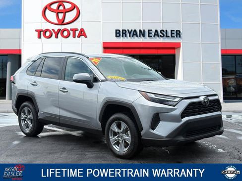 Used 2025 Toyota RAV4 XLE AWD/4WD image 1