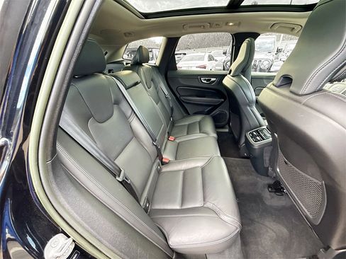 Used 2023 Volvo XC60 B6 Ultimate image 32