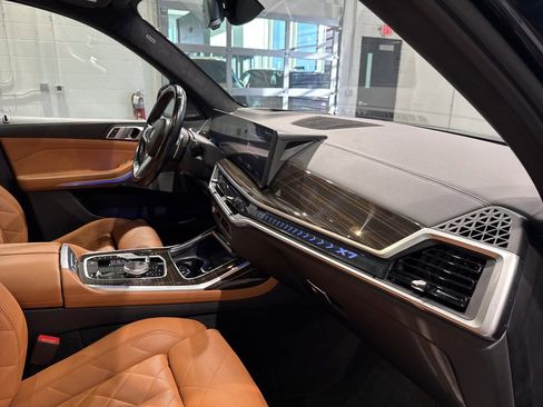 Used 2024 BMW X7 xDrive40i w/ M Sport Package image 39