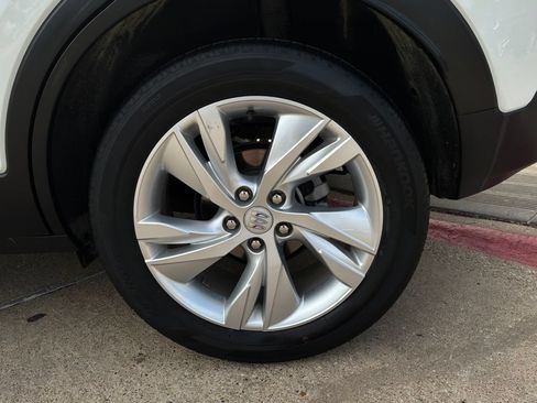 Used 2025 Buick Encore GX Preferred FWD image 9