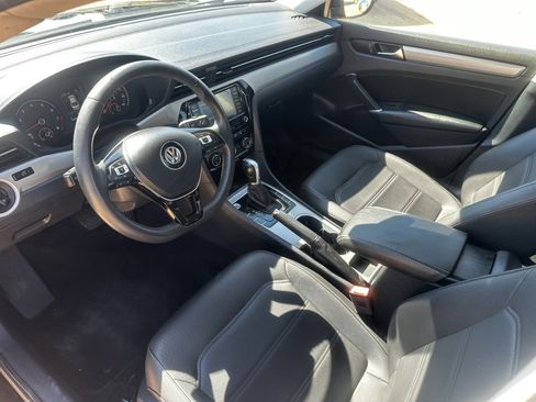 Used 2021 Volkswagen Passat 2.0T SE image 13