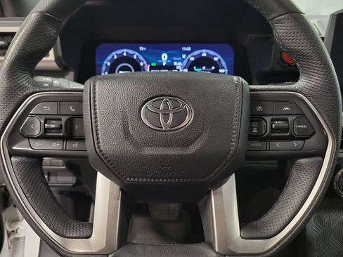 Used 2025 Toyota Tacoma TRD Off-Road AWD/4WD image 25
