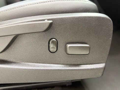 Used 2020 Chevrolet Colorado Z71 image 38