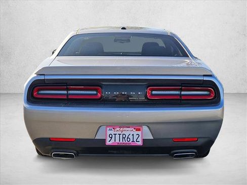 Used 2017 Dodge Challenger SXT image 7