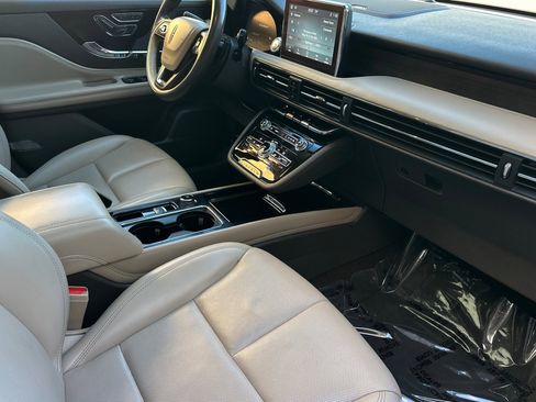 Used 2021 Lincoln Corsair Reserve w/ Rear Removable Package Tray image 15