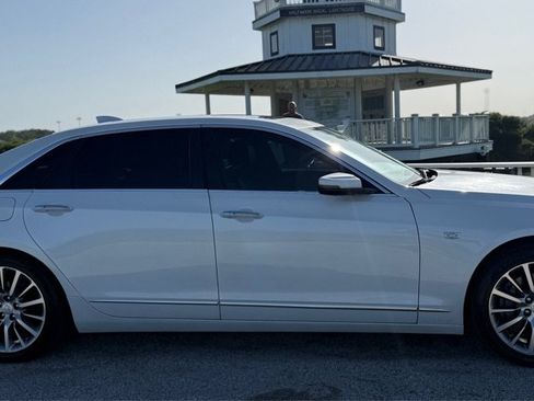 Used 2017 Cadillac CT6 Luxury AWD/4WD image 4