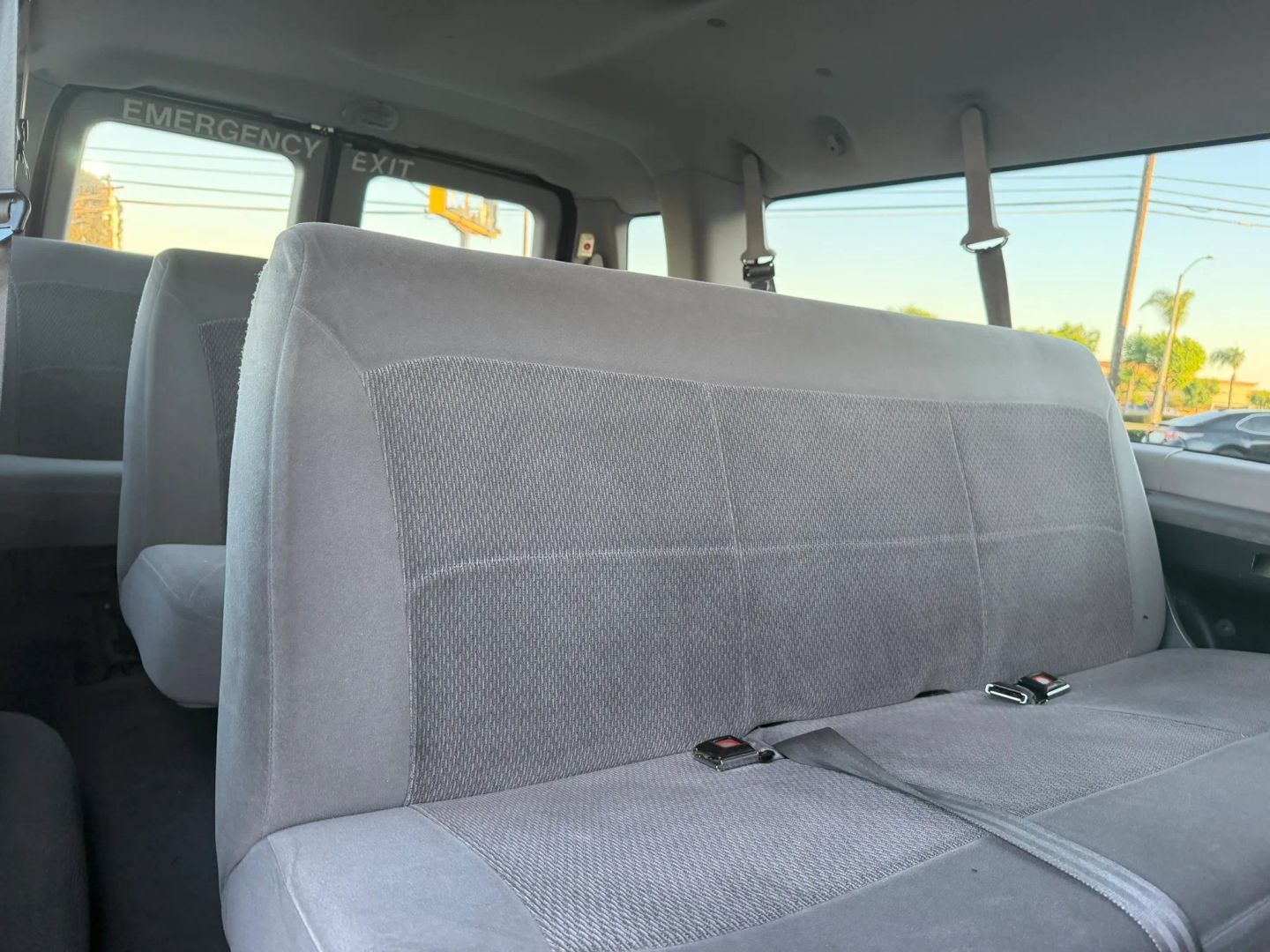 Used 2006 Ford E-350 and Econoline 350 XLT RWD image 17