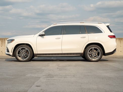 Used 2021 Mercedes-Benz GLS 580 4MATIC image 3