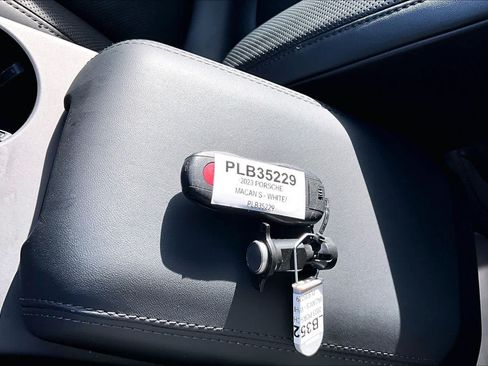 Used 2023 Porsche Macan S AWD/4WD image 14