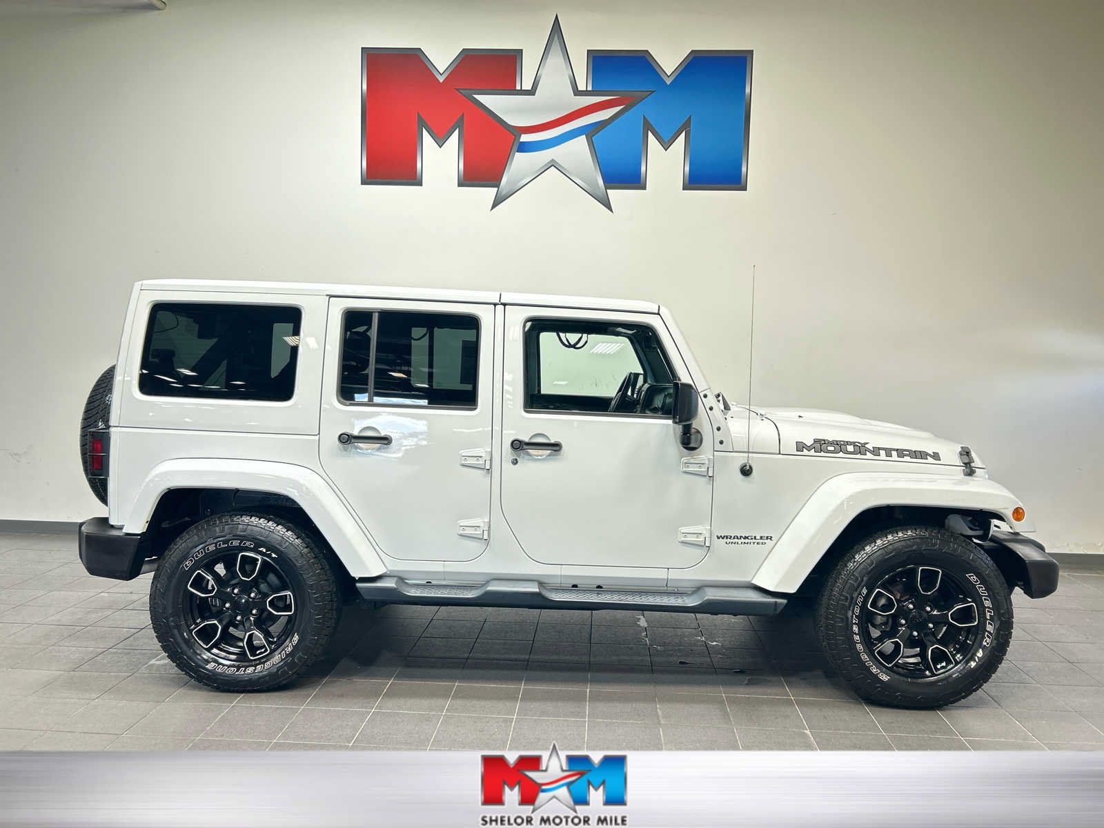 Used 2017 Jeep Wrangler Unlimited Sahara AWD/4WD image 1