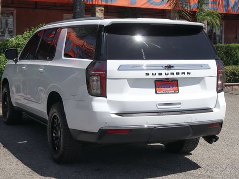 Used 2021 Chevrolet Suburban LT RWD image 6