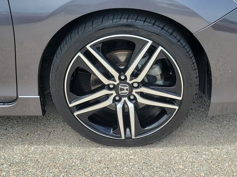Used 2017 Honda Accord Sport image 7