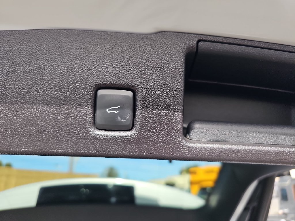 Used 2025 Ford Escape SE FWD image 14