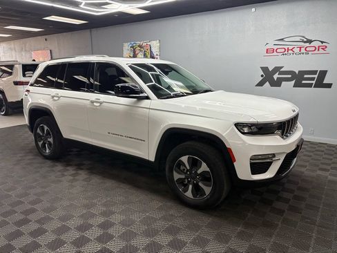 Used 2022 Jeep Grand Cherokee Limited 4xe AWD/4WD image 2