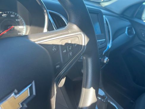 Used 2018 Chevrolet Equinox LT image 12