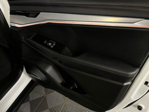 Used 2024 Jeep Wagoneer Launch Edition image 35