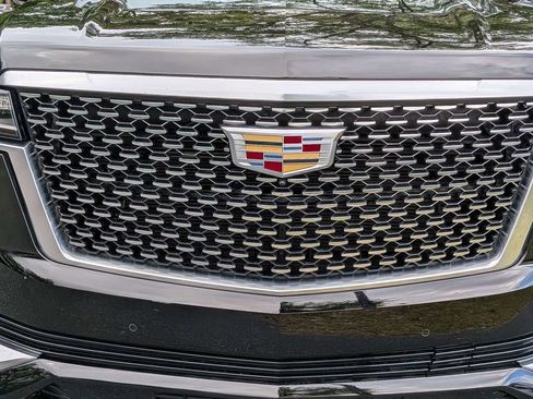 Certified 2021 Cadillac Escalade Premium Luxury w/ LPO, Illumination Package AWD/4WD image 11
