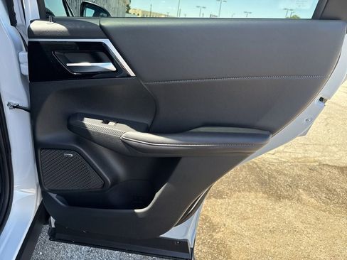 New 2026 Mitsubishi Outlander LE FWD image 31