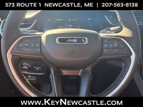 New 2025 Jeep Grand Cherokee 4WD image 8