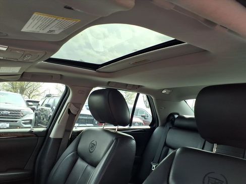 Used 2010 Cadillac DTS Premium image 26