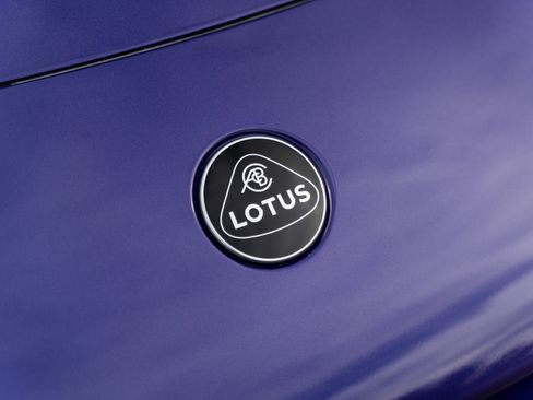 Used 2026 Lotus Emira SE RWD image 19