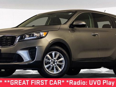Used 2019 Kia Sorento LX image 2