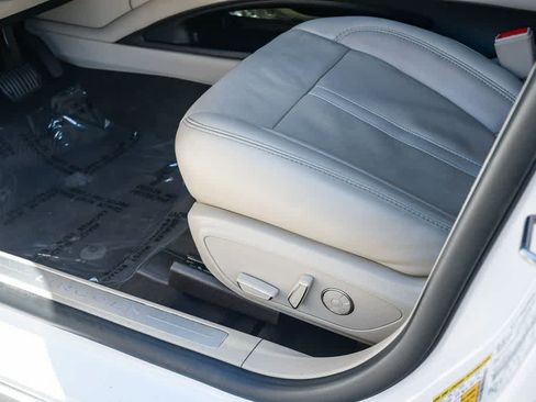 Used 2019 Lincoln MKZ Reserve FWD image 25