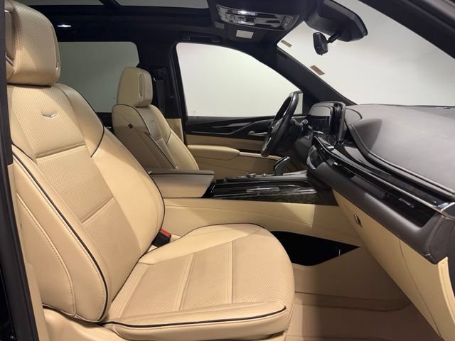 Certified 2024 Cadillac Escalade Premium Luxury w/ Performance Package AWD/4WD image 31