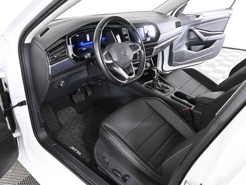 Certified 2023 Volkswagen Jetta SE w/ Panoramic Sunroof Package FWD image 16