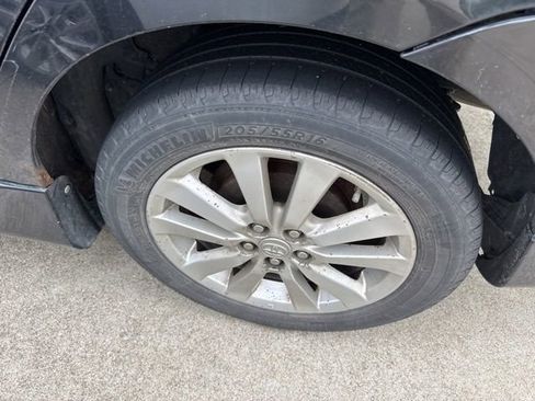 Used 2010 Toyota Corolla LE FWD image 2