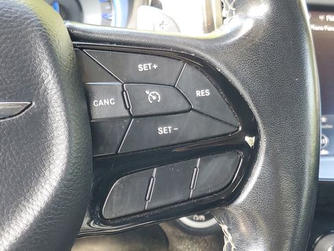 Used 2019 Chrysler 300 S image 18