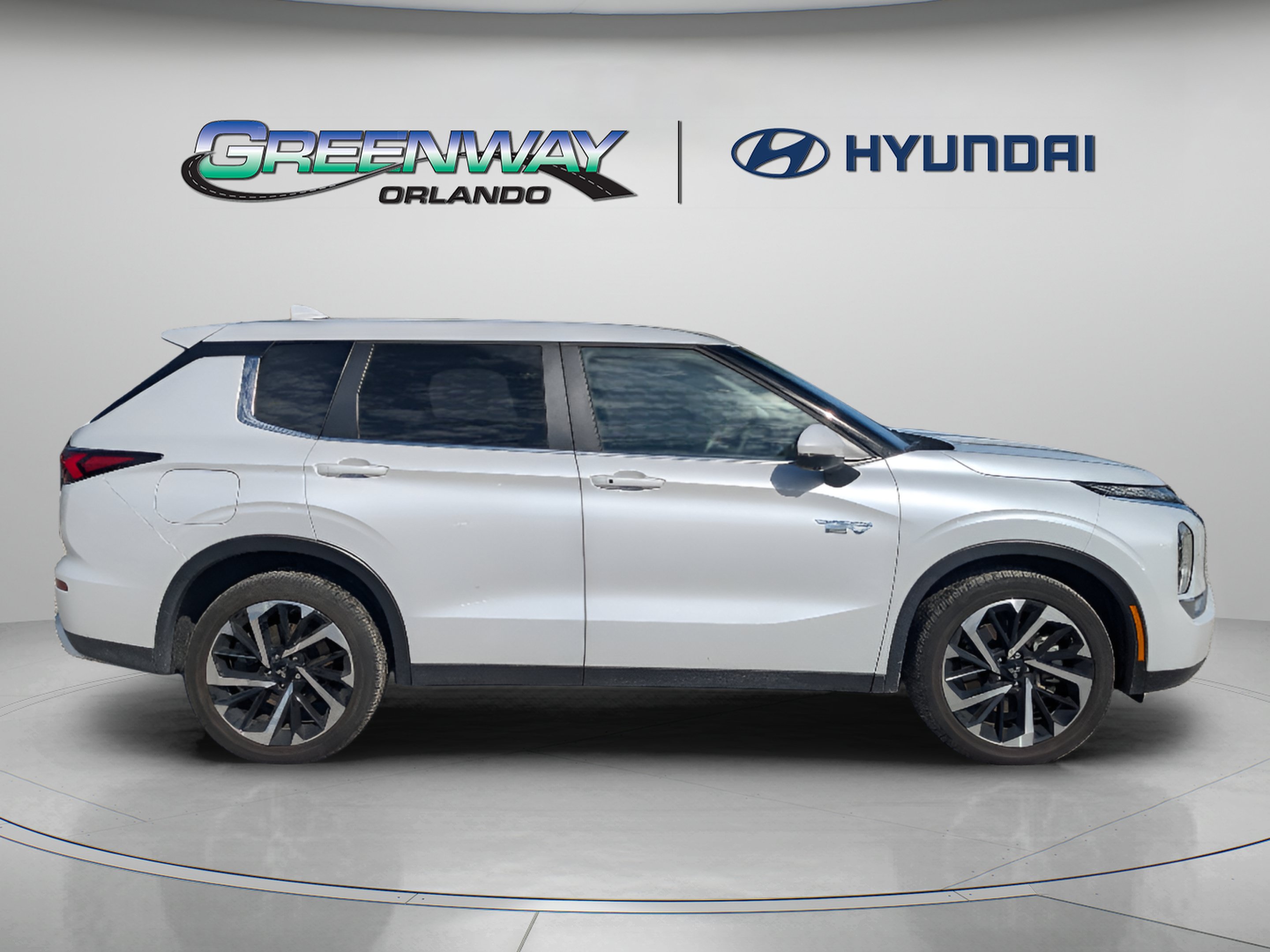 Used 2025 Mitsubishi Outlander SE AWD/4WD image 9