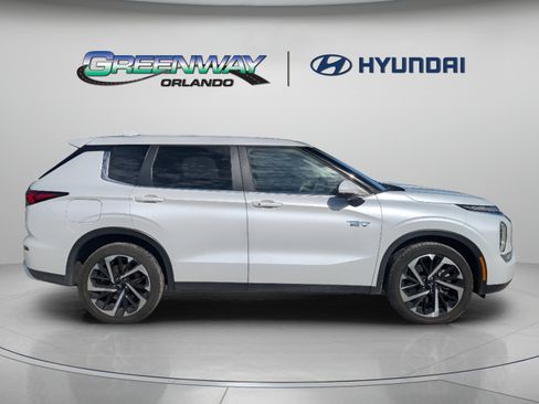 Used 2025 Mitsubishi Outlander SE AWD/4WD image 9