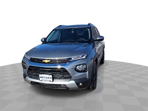 Used 2023 Chevrolet TrailBlazer LT w/ Convenience Package image 3