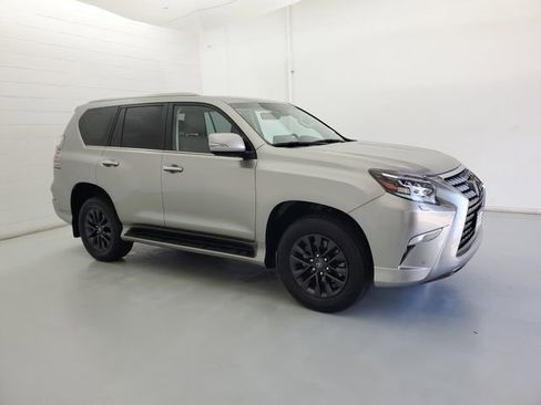 Used 2023 Lexus GX 460 Premium w/ Premium Package image 4