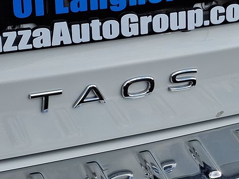 Used 2025 Volkswagen Taos SE image 30
