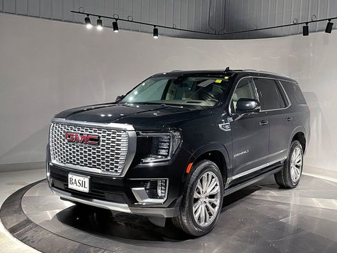 Used 2021 GMC Yukon Denali w/ Denali Premium Package image 8