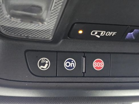 Used 2022 Chevrolet Traverse LT FWD image 23