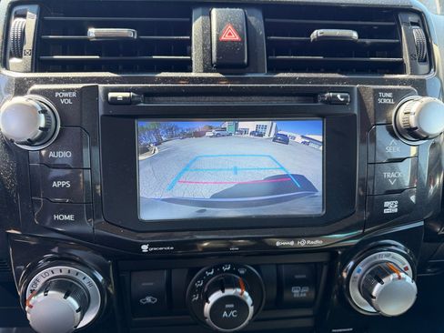 Used 2018 Toyota 4Runner TRD Off-Road image 18