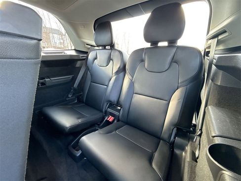 Used 2019 Volvo XC90 T5 Momentum w/ Multimedia Package image 26