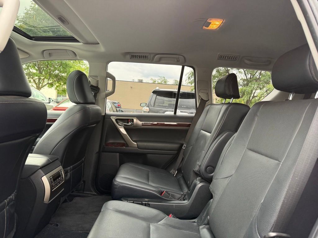 Used 2018 Lexus GX 460 Premium AWD/4WD image 15