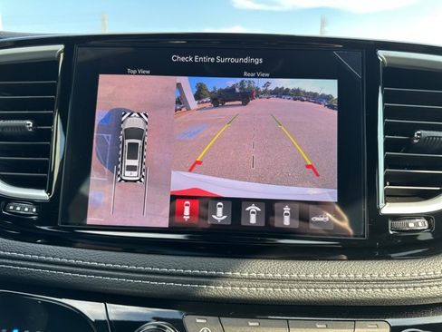 New 2026 Chrysler Pacifica Select image 16