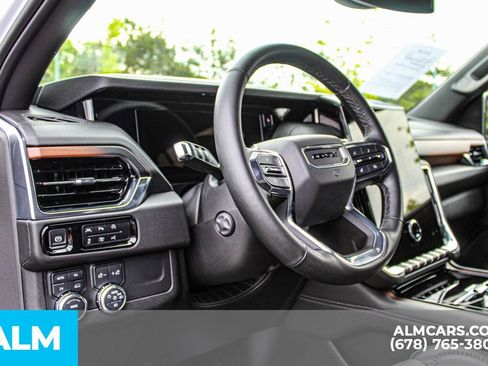 Used 2025 GMC Yukon XL Denali AWD/4WD image 35