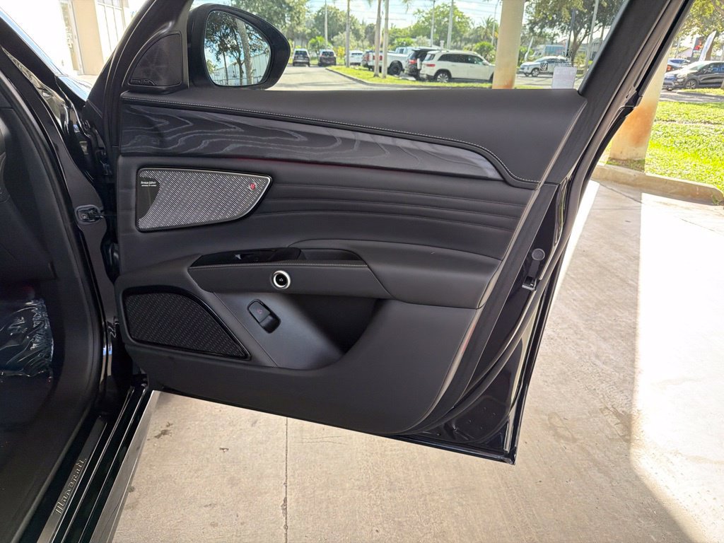 Used 2025 Maserati Grecale GT AWD/4WD image 30
