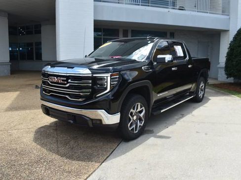 Used 2023 GMC Sierra 1500 SLT w/ SLT Premium Package AWD/4WD image 5