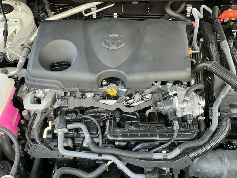 Used 2024 Toyota Venza Limited image 25