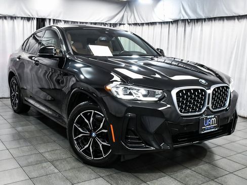 Used 2025 BMW X4 xDrive30i image 3