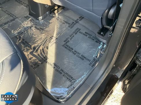 Used 2022 Chevrolet Bolt EUV LT w/ Convenience Package image 48